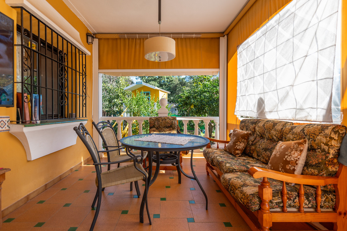 4 bedroom Villas for sale in Las Chapas – R4905580