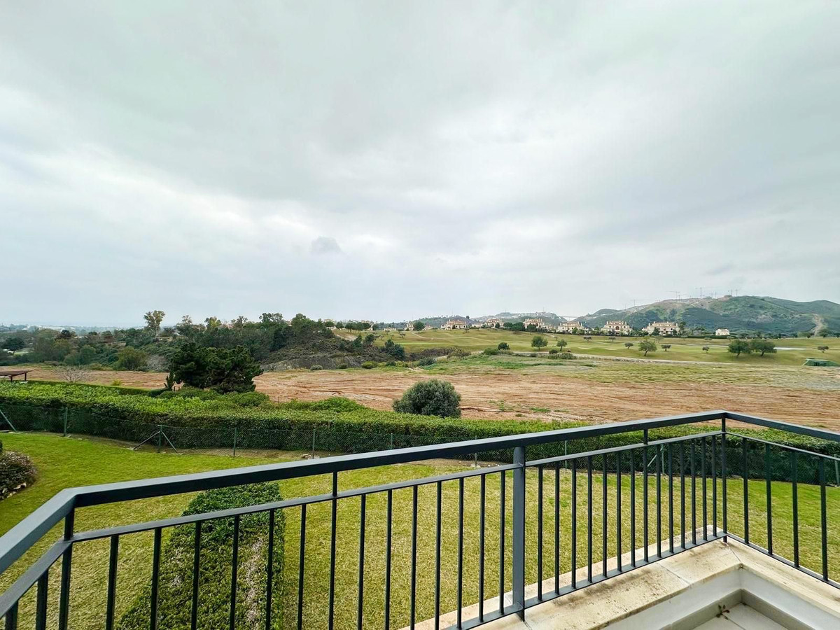 3 bedroom Apartments for sale in Los Arqueros – R5133211