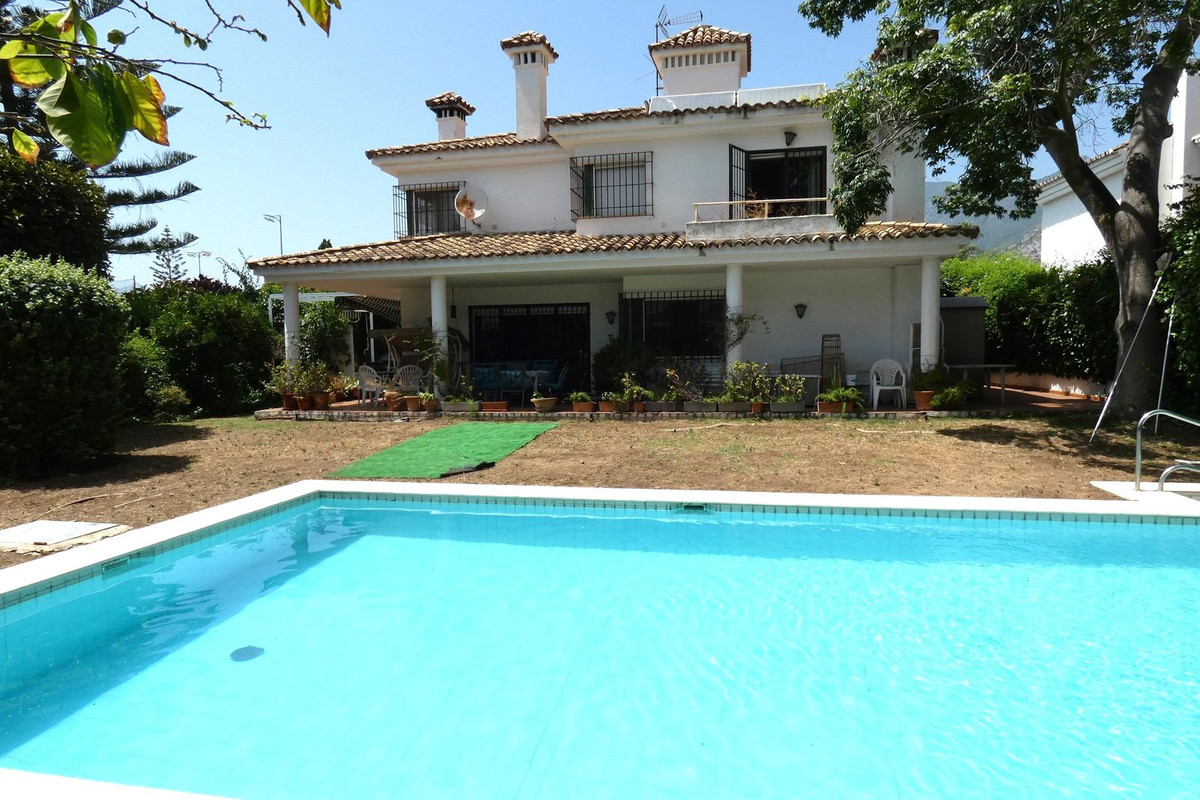 5 bedroom Villas for sale in Marbella – R5126509