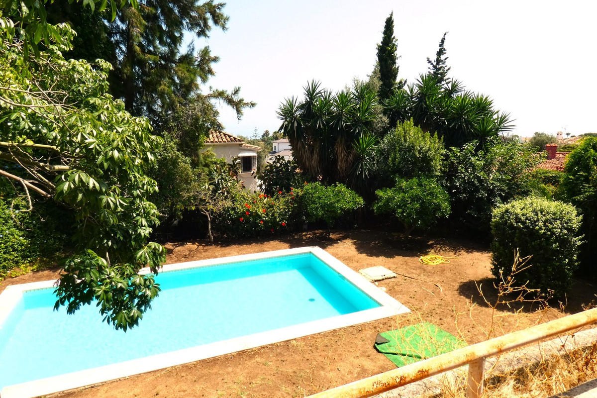 5 bedroom Villas for sale in Marbella – R5126509