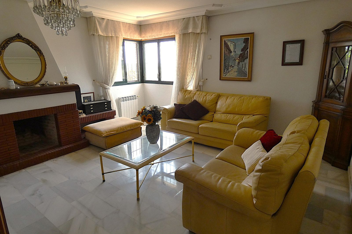5 bedroom Villas for sale in Marbella – R5126509