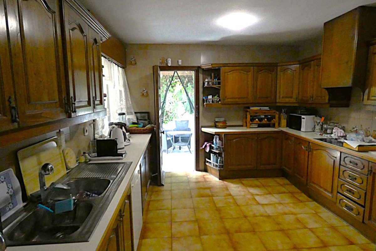 5 bedroom Villas for sale in Marbella – R5126509