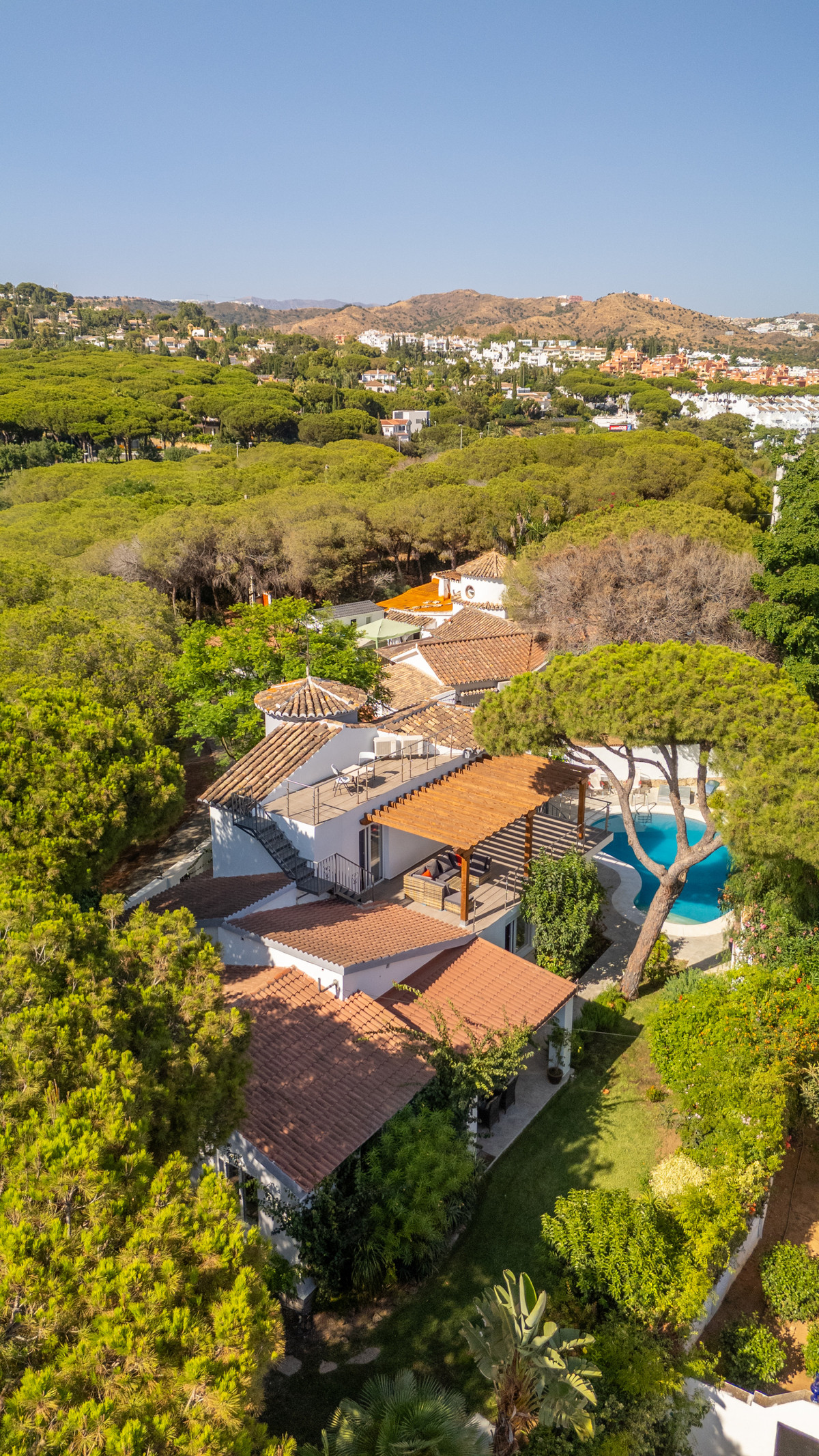 Villas de 4 dormitorios en venta en Marbesa – R5129818