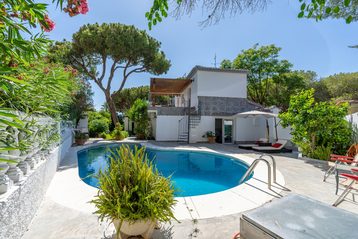 Villas de 4 dormitorios en venta en Marbesa – R5129818