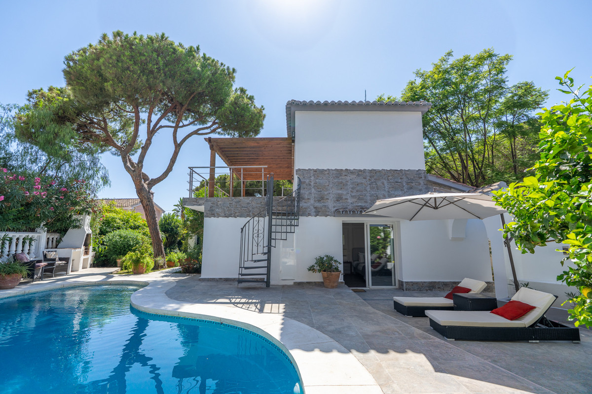 Villas de 4 dormitorios en venta en Marbesa – R5129818
