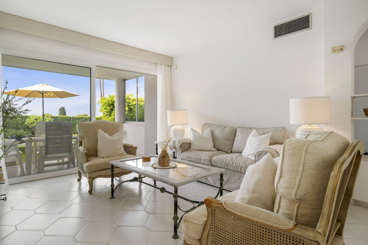 2 bedroom Apartments for sale in Miraflores – R5127880