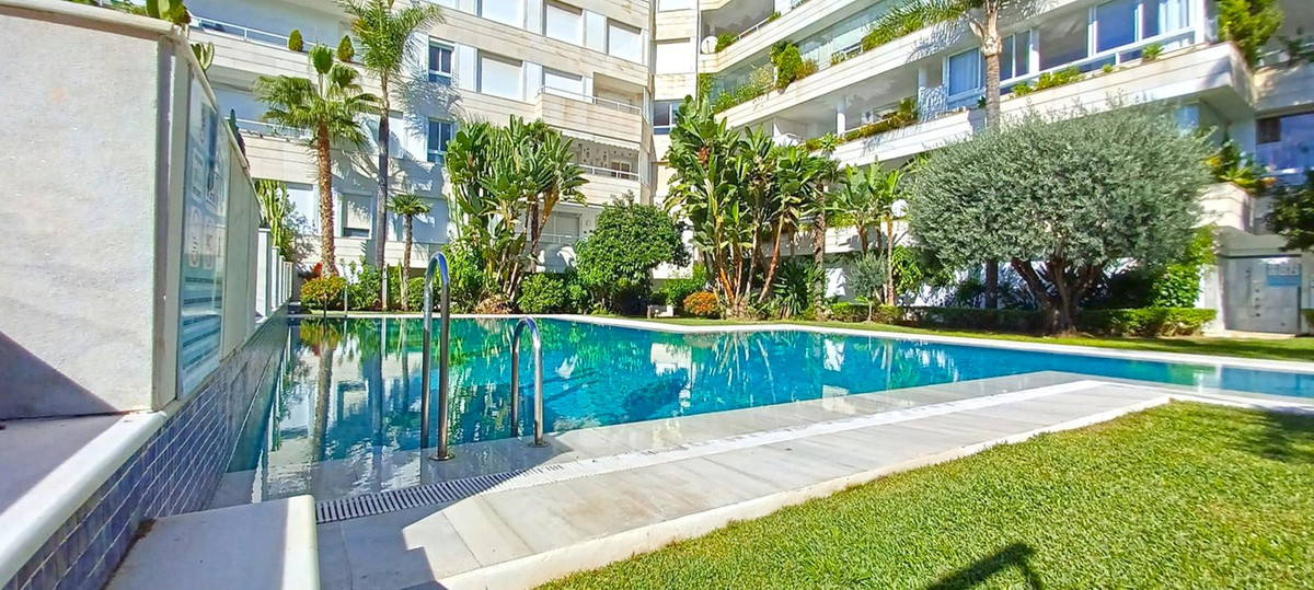 2 bedroom Apartments for sale in Marbella – R5129734
