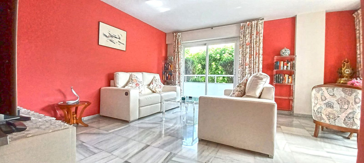 2 bedroom Apartments for sale in Marbella – R5129734