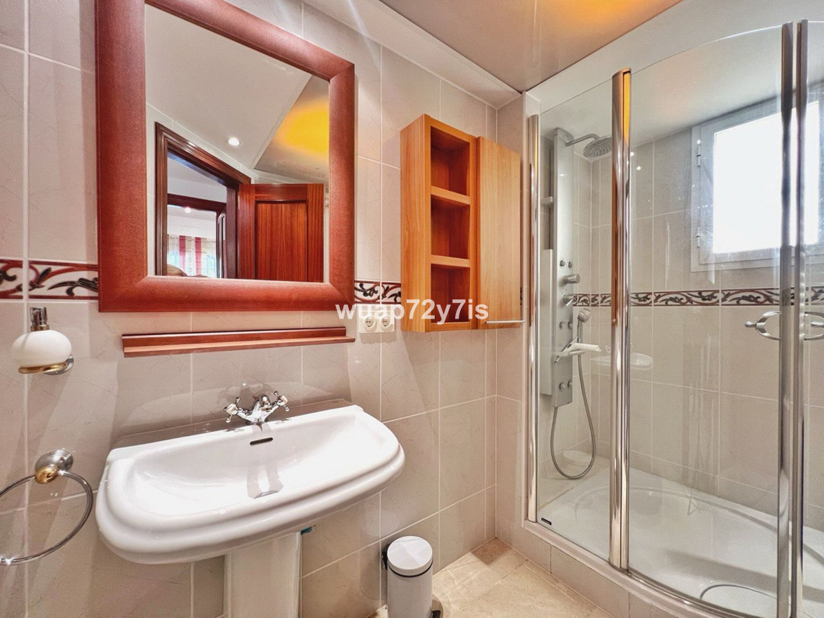 5 bedroom Townhouses for sale in Costabella – R5139940