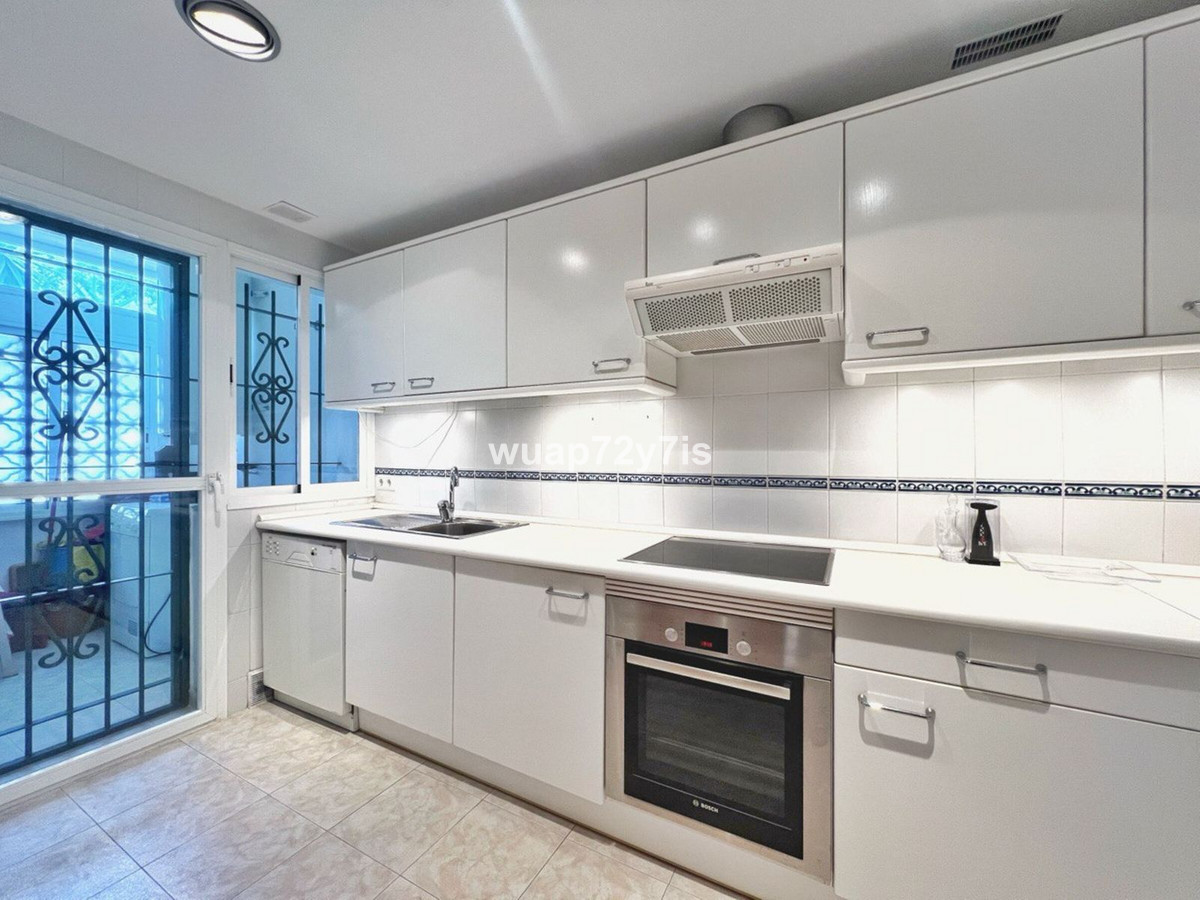 5 bedroom Townhouses for sale in Costabella – R5139940