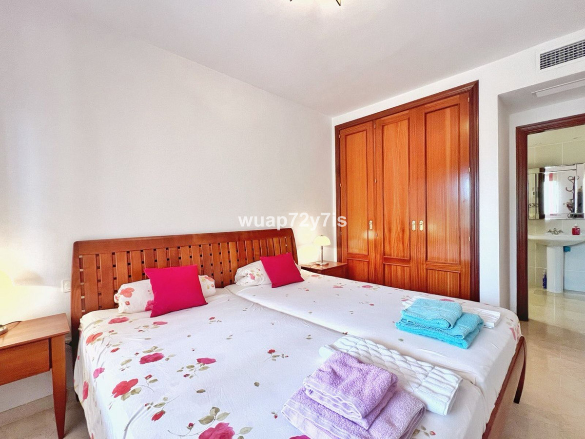 5 bedroom Townhouses for sale in Costabella – R5139940