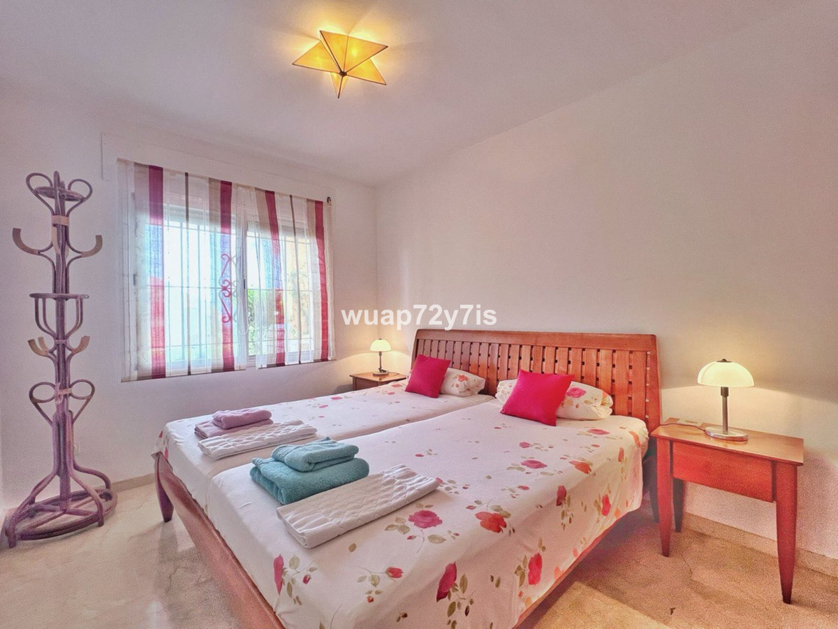 5 bedroom Townhouses for sale in Costabella – R5139940