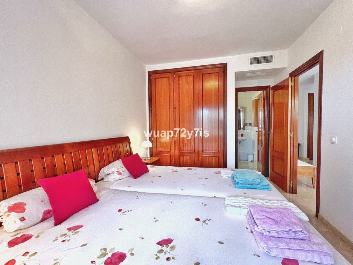 5 bedroom Townhouses for sale in Costabella – R5139940