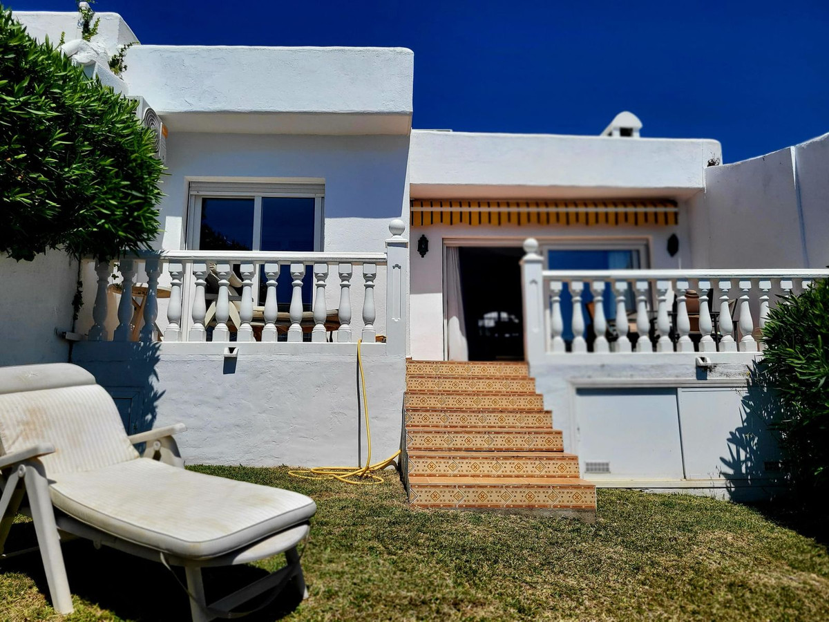 2 bedroom Townhouses for sale in Cabopino – R5126395