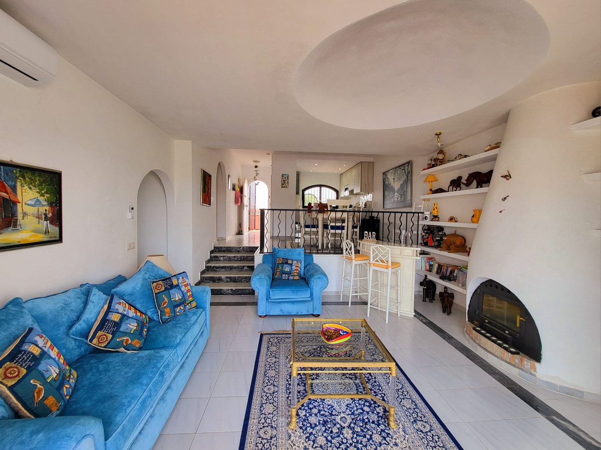 2 bedroom Townhouses for sale in Cabopino – R5126395