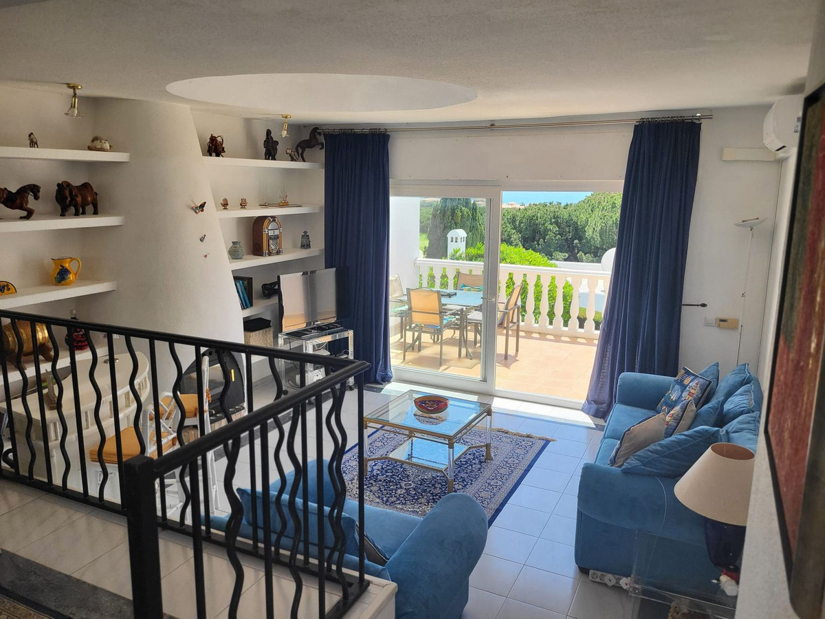 2 bedroom Townhouses for sale in Cabopino – R5126395