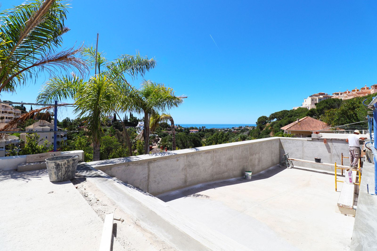 Villas de 4 dormitorios en venta en Elviria – R4976098