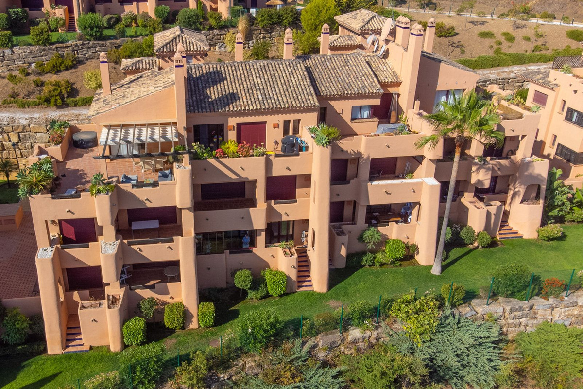 2 bedroom Apartments for sale in La Mairena – R5127244
