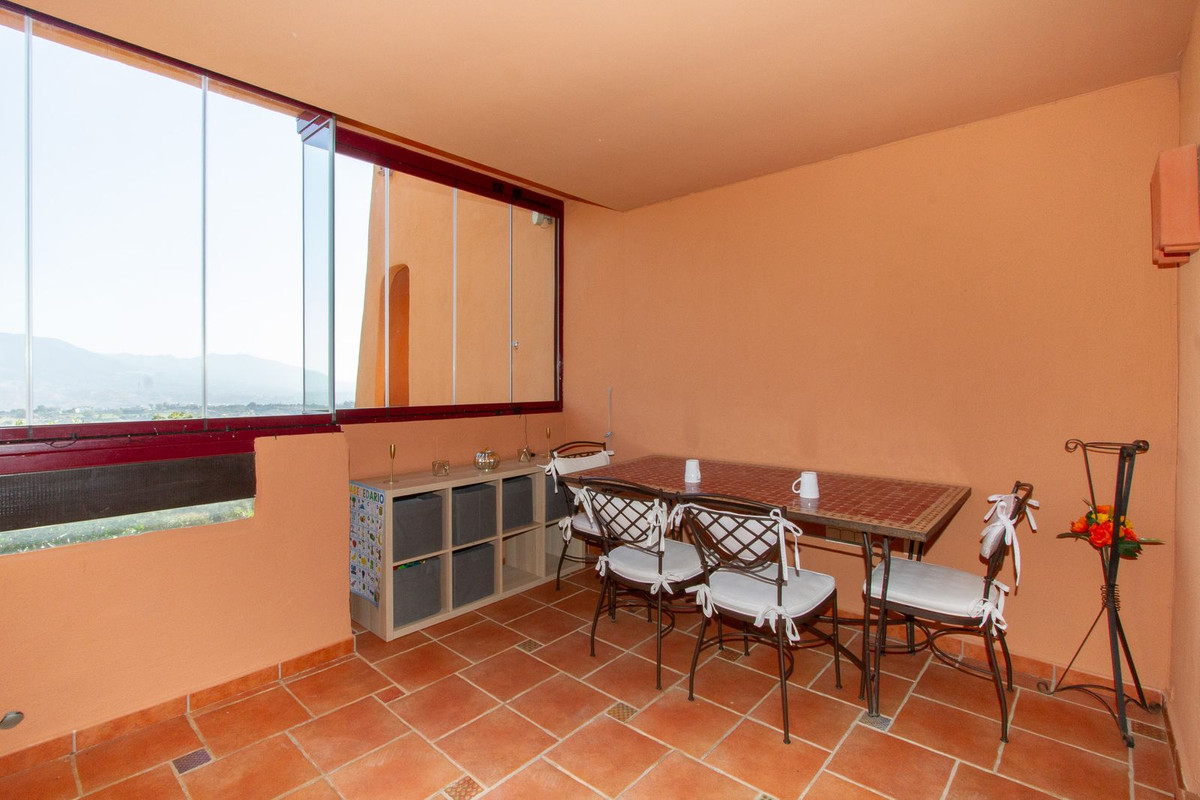 2 bedroom Apartments for sale in La Mairena – R5127244