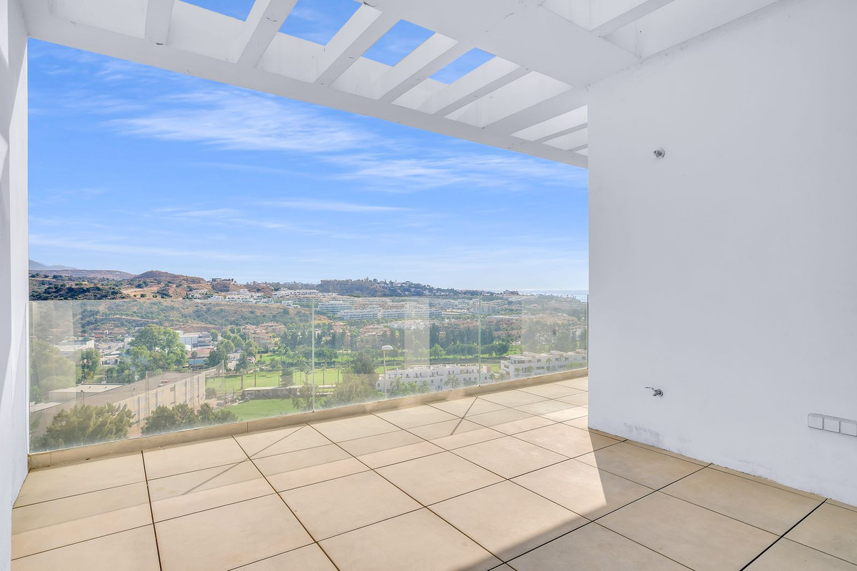 3 bedroom Apartments for sale in La Cala de Mijas – R5135818
