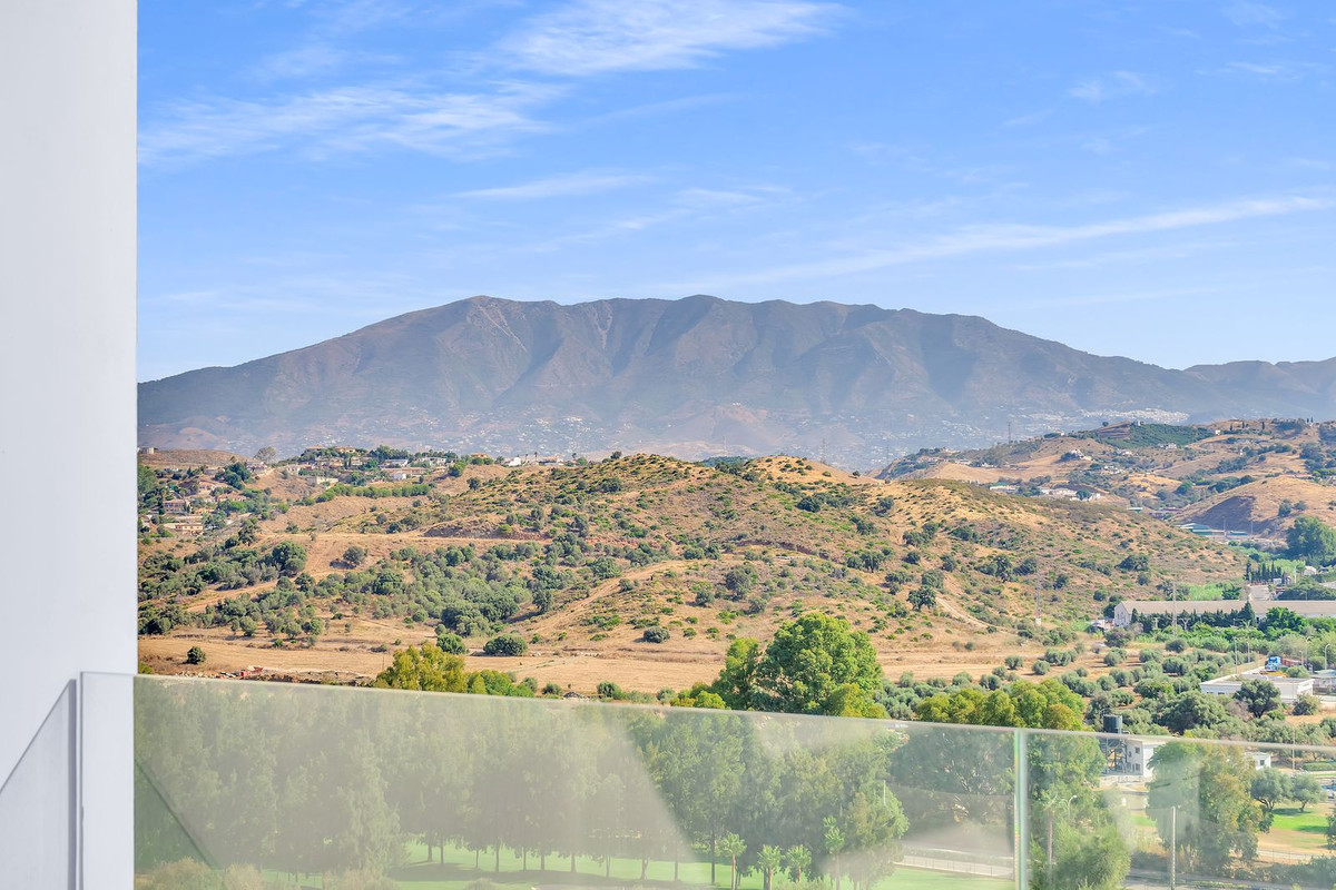 3 bedroom Apartments for sale in La Cala de Mijas – R5135818