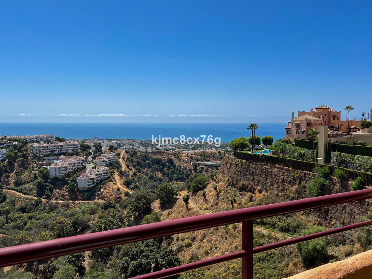 2 bedroom Apartments for sale in Calahonda – R5122951