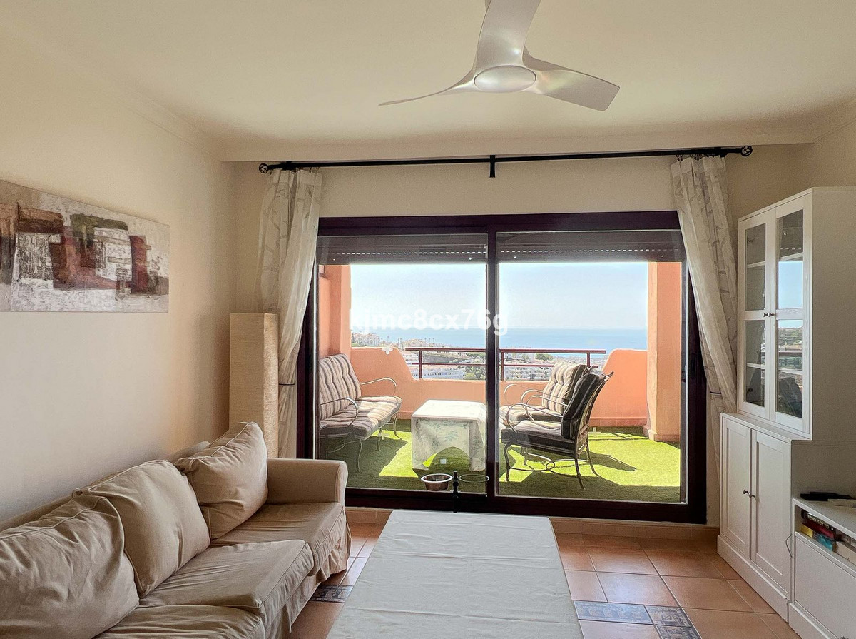 2 bedroom Apartments for sale in Calahonda – R5122951