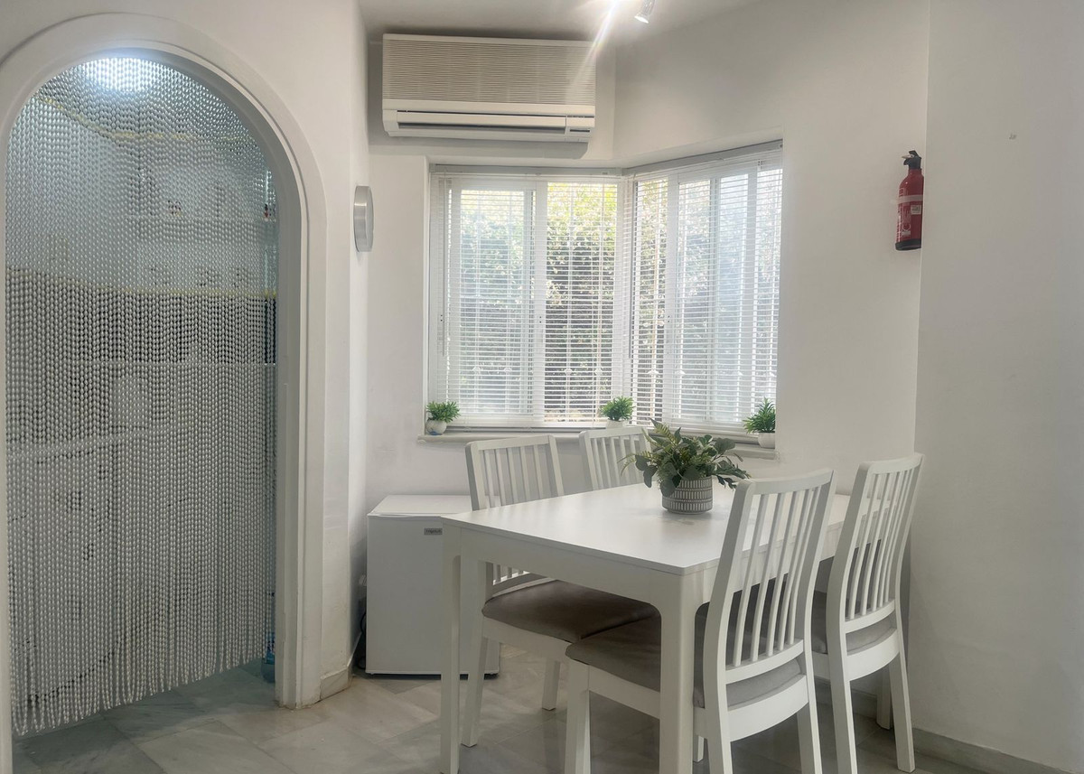 Apartamentos de 2 dormitorios en venta en Calahonda – R5121622