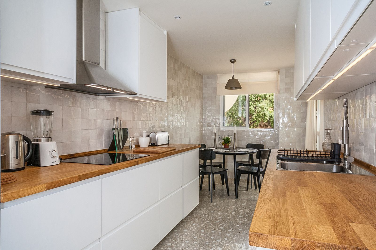 2 bedroom Penthouses for sale in Elviria – R5140744