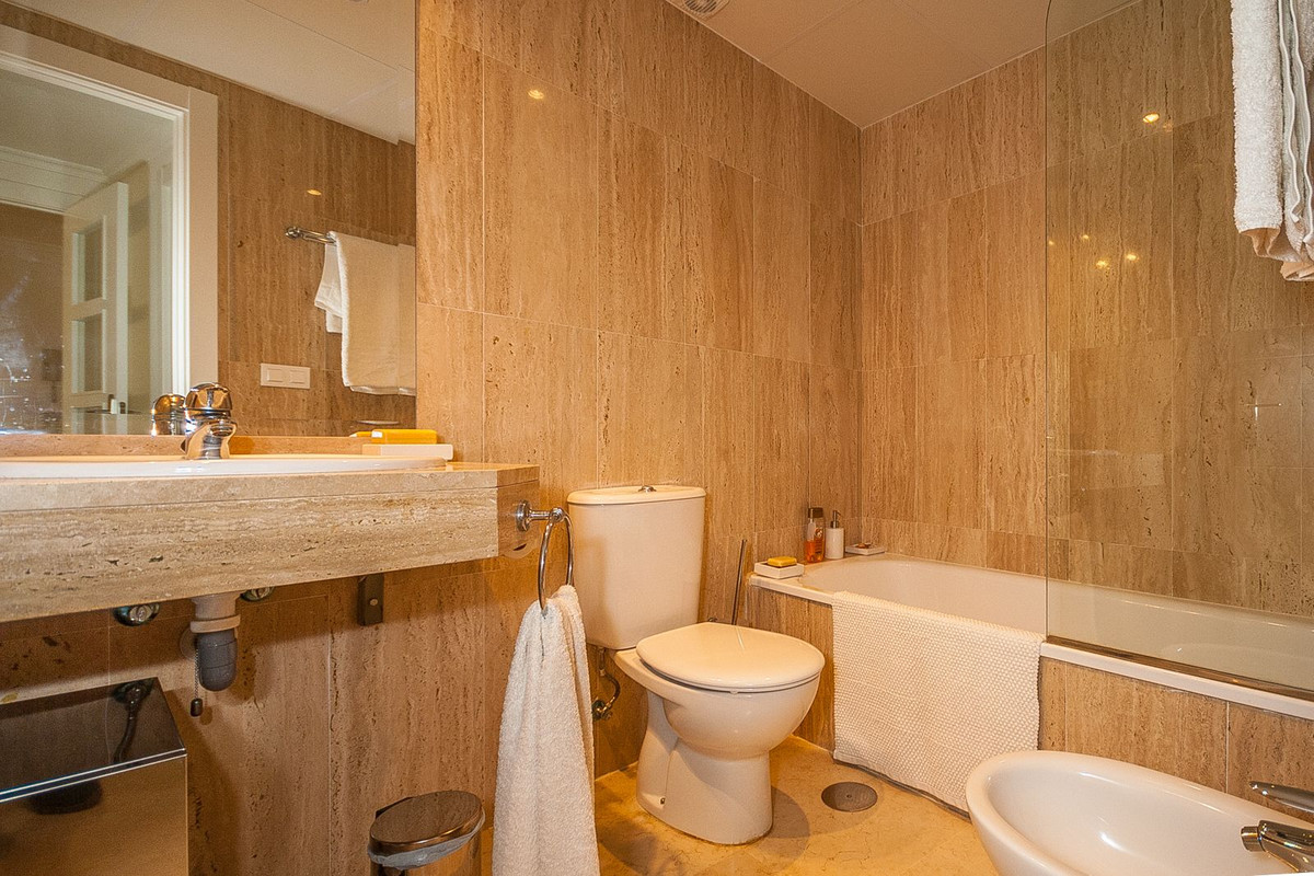 2 bedroom Penthouses for sale in Elviria – R5140744