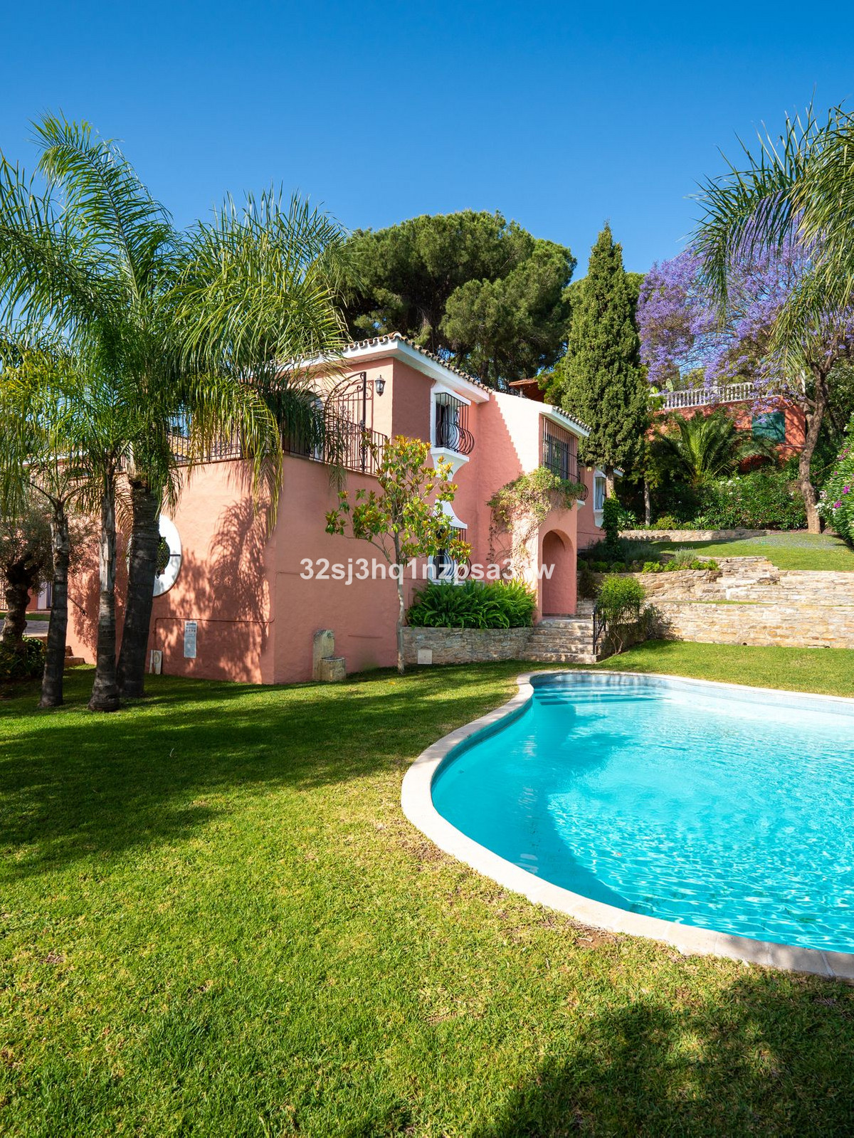 5 bedroom Villas for sale in Las Brisas – R5062681