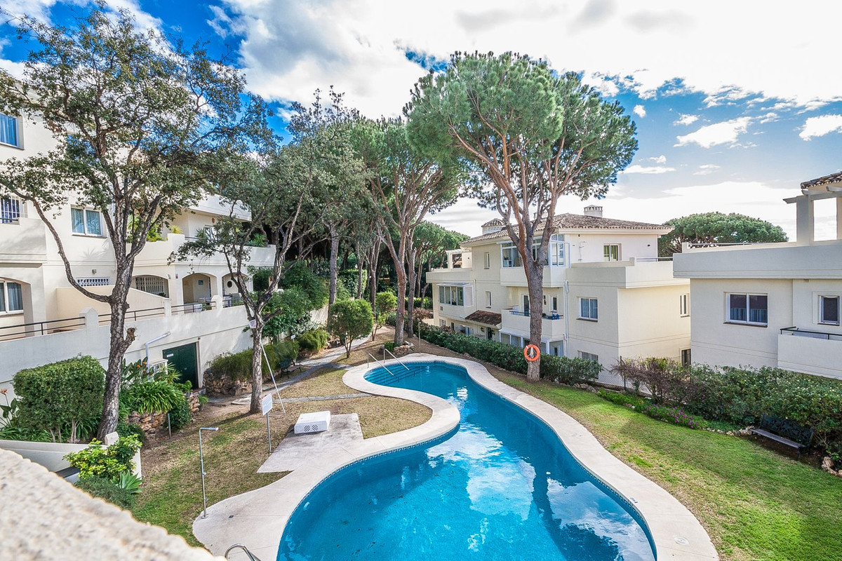 2 bedroom Apartments for sale in Cabopino – R5140846