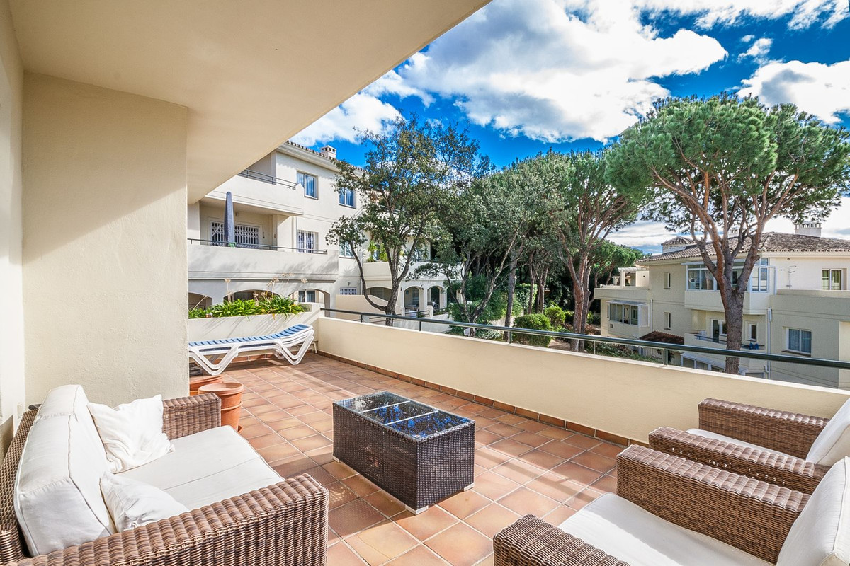 2 bedroom Apartments for sale in Cabopino – R5140846