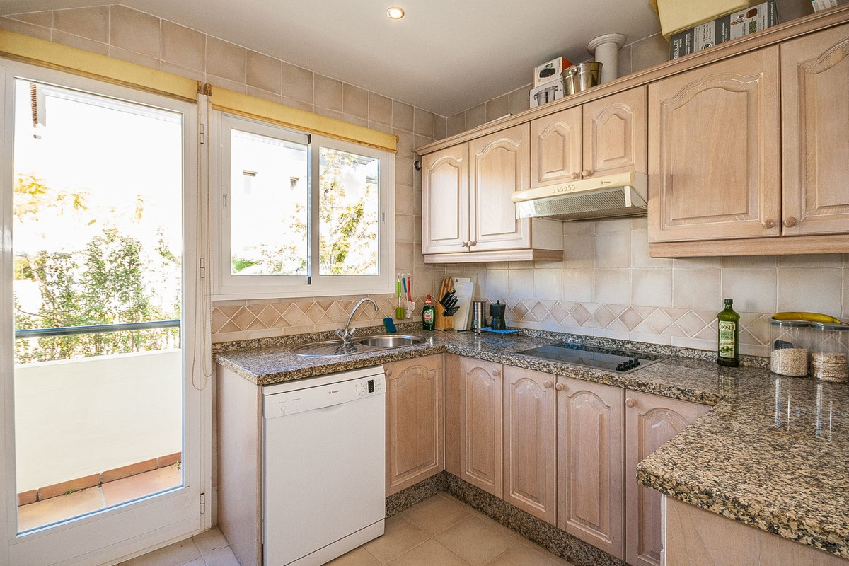 2 bedroom Apartments for sale in Cabopino – R5140846