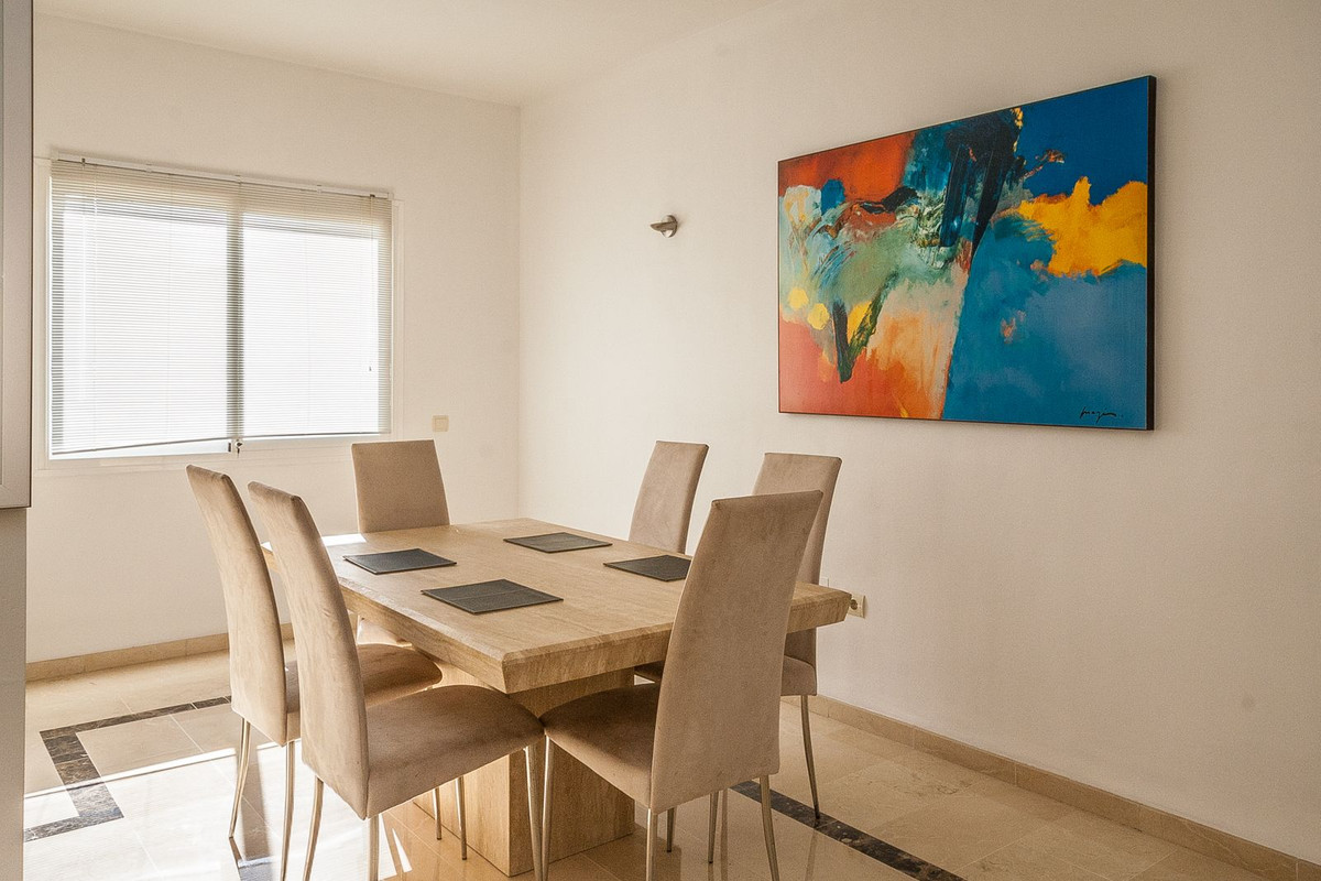 2 bedroom Apartments for sale in Cabopino – R5140846