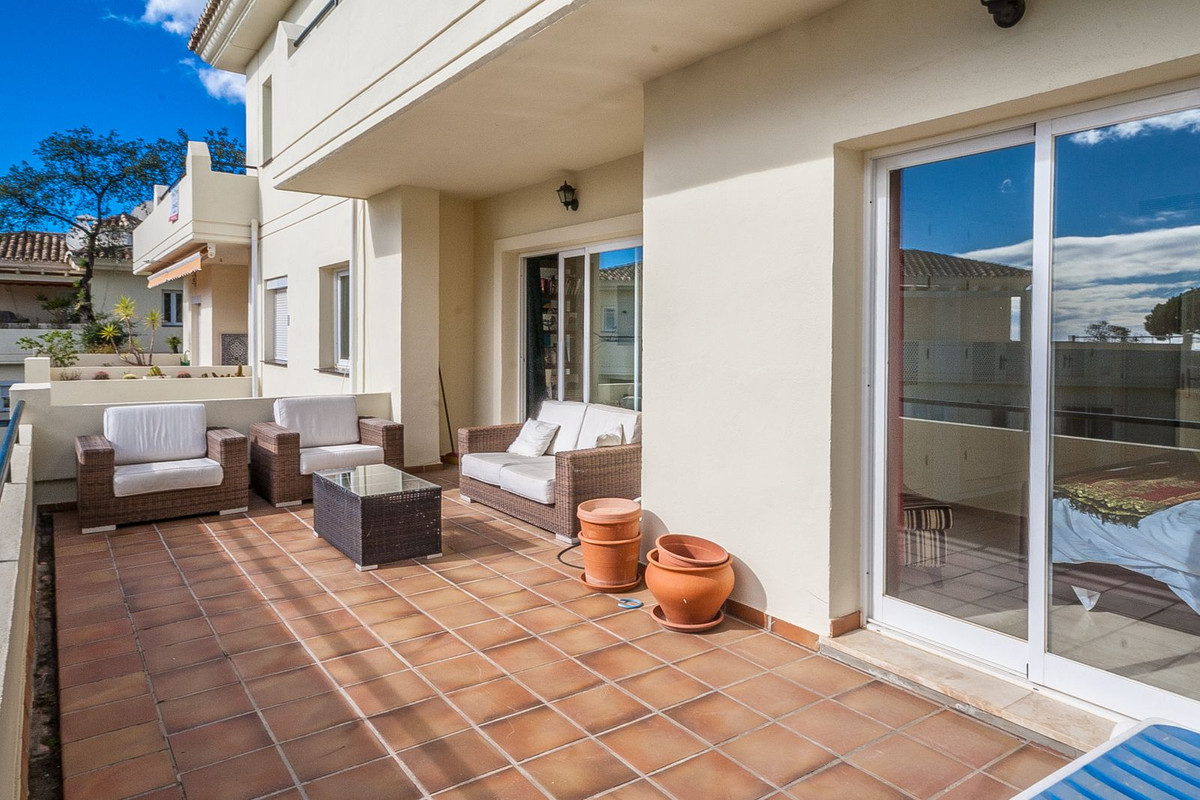 2 bedroom Apartments for sale in Cabopino – R5140846