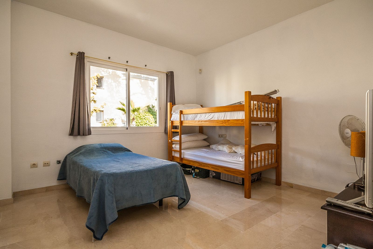 2 bedroom Apartments for sale in Cabopino – R5140846