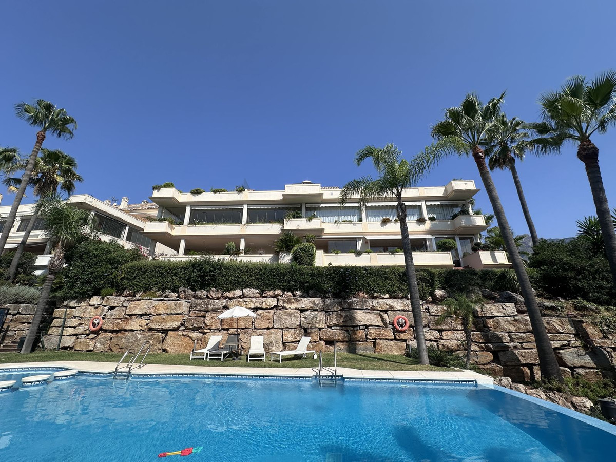 4 bedroom Apartments for sale in Milla de Oro – R5135290