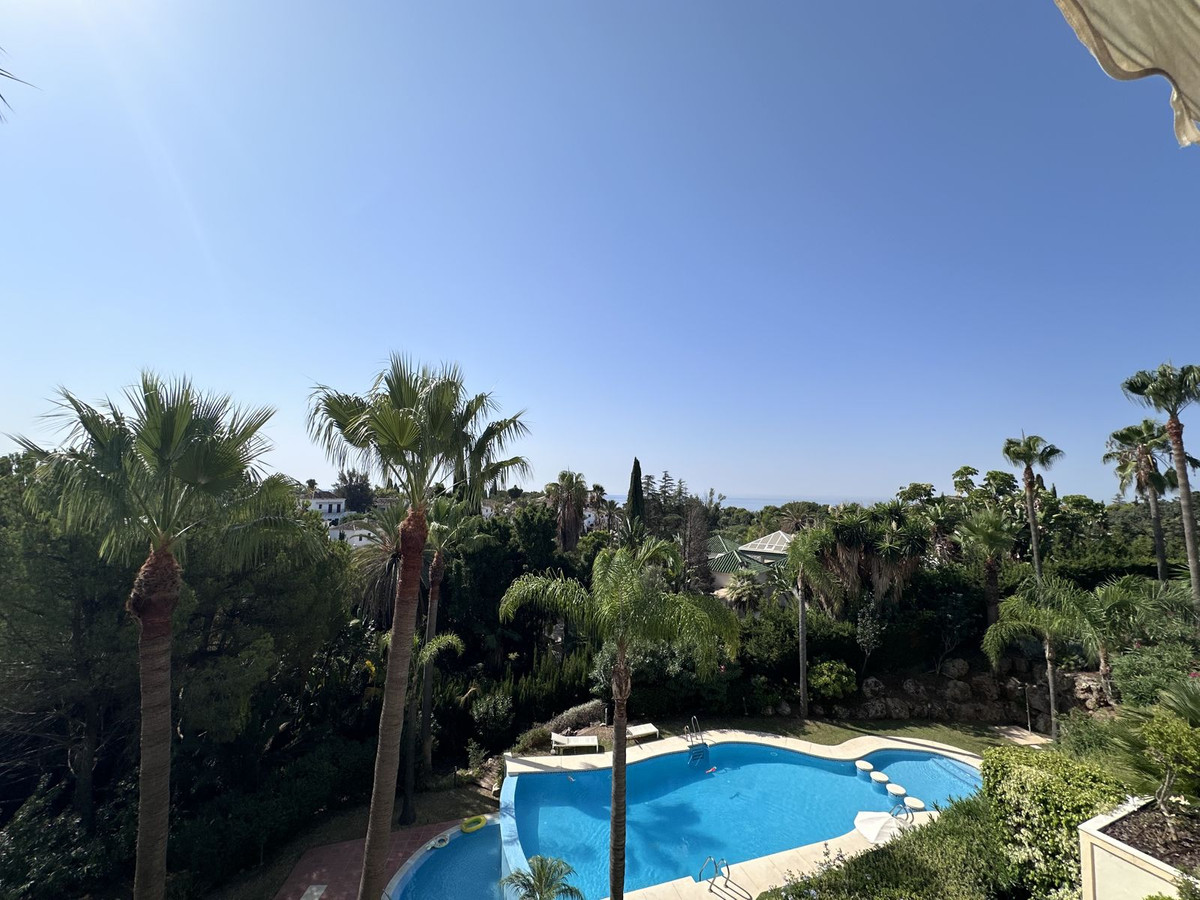 4 bedroom Apartments for sale in Milla de Oro – R5135290