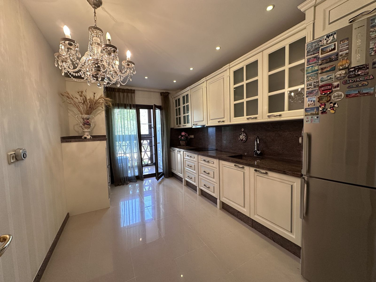 4 bedroom Apartments for sale in Milla de Oro – R5135290
