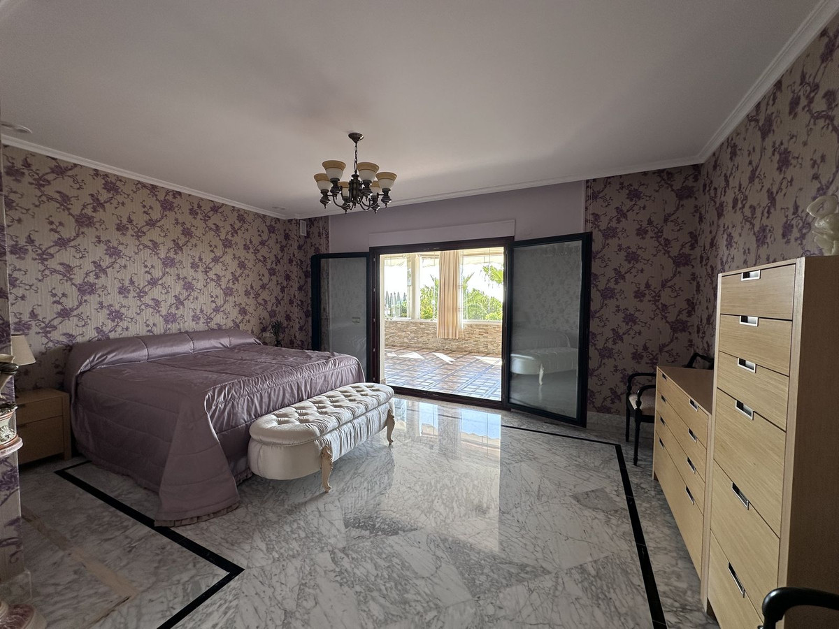 4 bedroom Apartments for sale in Milla de Oro – R5135290