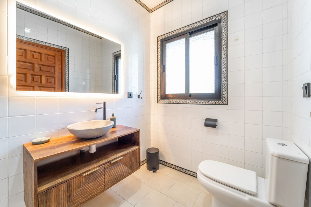 4 bedroom Villas for sale in Nueva Milla de Oro – R5115433