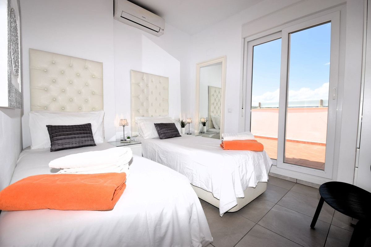 Aticos de 2 dormitorios en venta en La Cala de Mijas – R5138662