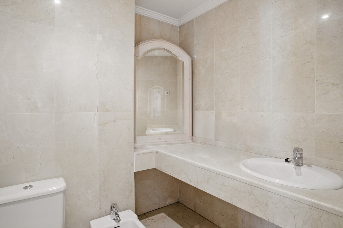 3 bedroom Apartments for sale in Milla de Oro – R5047888