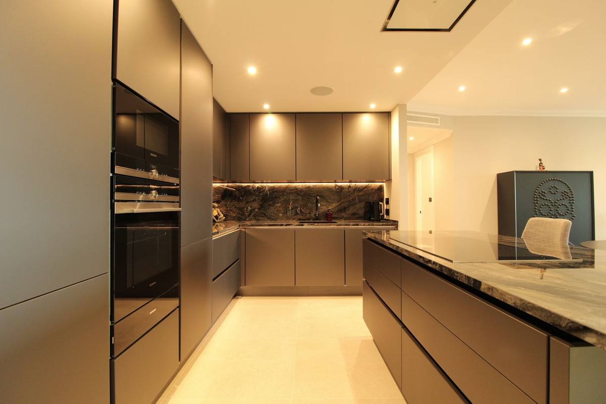 3 bedroom Apartments for sale in Sierra Blanca – R5130766