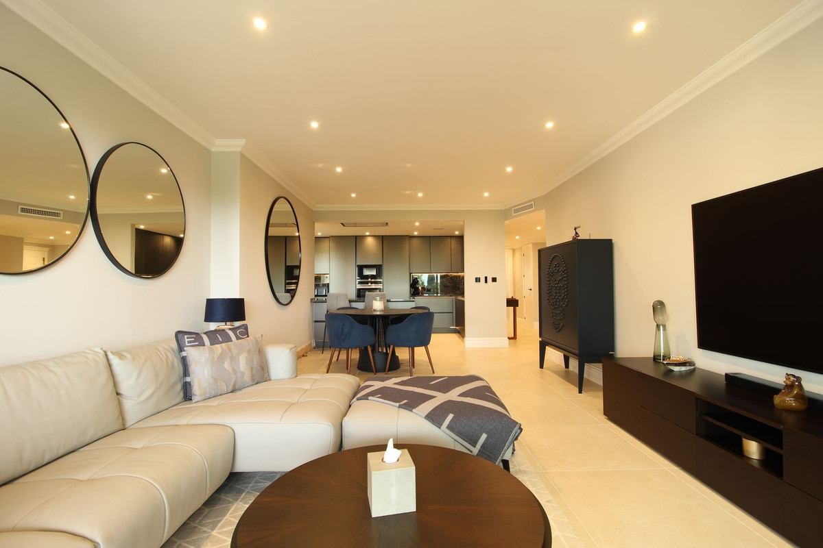 3 bedroom Apartments for sale in Sierra Blanca – R5130766