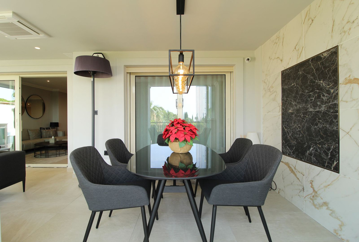 3 bedroom Apartments for sale in Sierra Blanca – R5130766