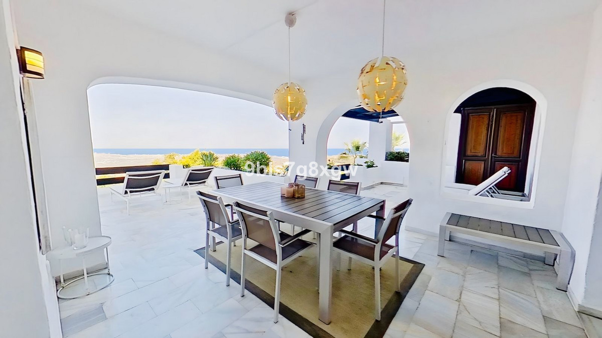 2 bedroom Apartments for sale in La Mairena – R5135203