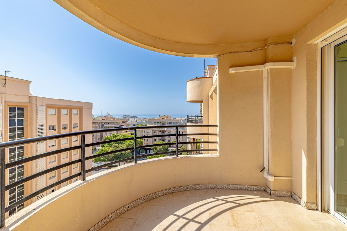3 bedroom Penthouses for sale in Marbella – R5135143