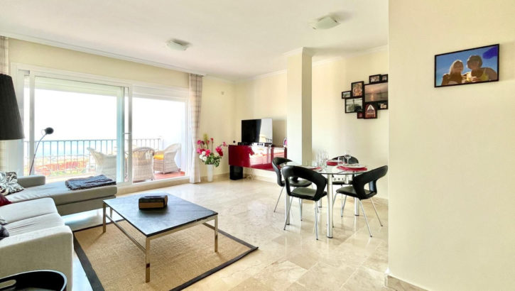 Aticos de 2 dormitorios en venta en Calahonda – R5076082 en 